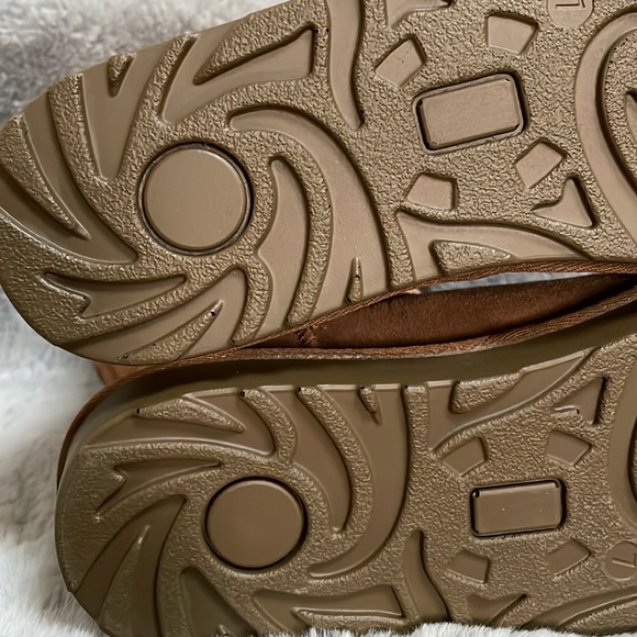 Women’s Winter / Shearling Boot - Picture 5 of 6